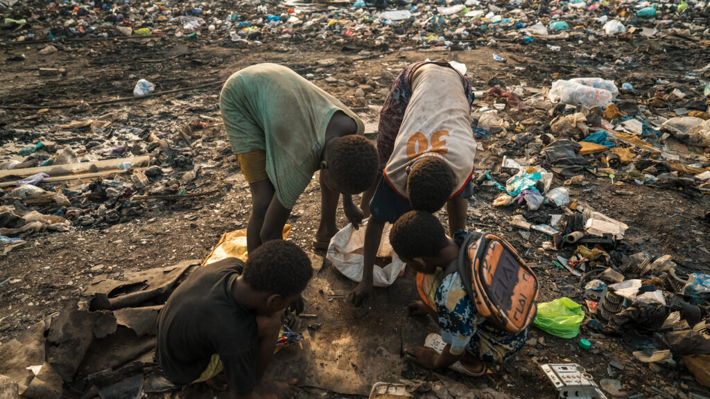 lavoro minorile discariche